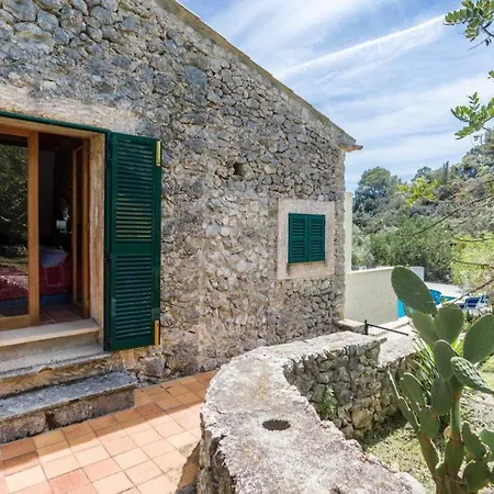Sleeps 8 Villa *